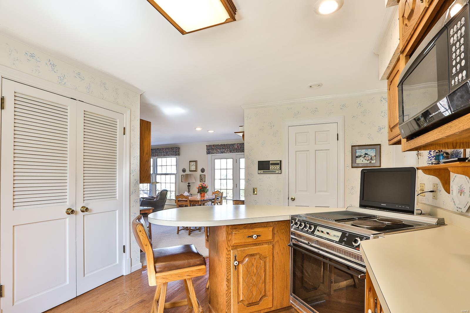 15975 Trowbridge Road Chesterfield, MO 63017 - Photo 10 of 38 Gallery Image 10