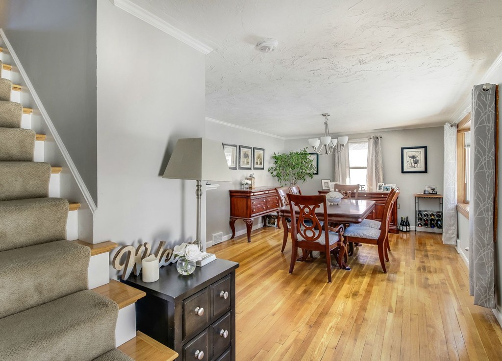 30 Hillcroft Road Waltham, MA 02452 - Photo 11 of 25 Gallery Image 11
