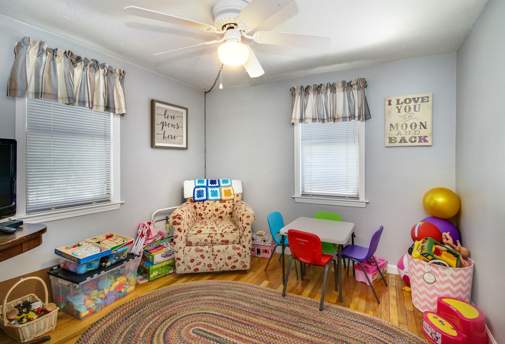 30 Hillcroft Road Waltham, MA 02452 - Photo 7 of 25 Gallery Image 7