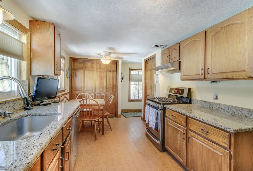 30 Hillcroft Road Waltham, MA 02452 - Photo 9 of 25 Gallery Image 9