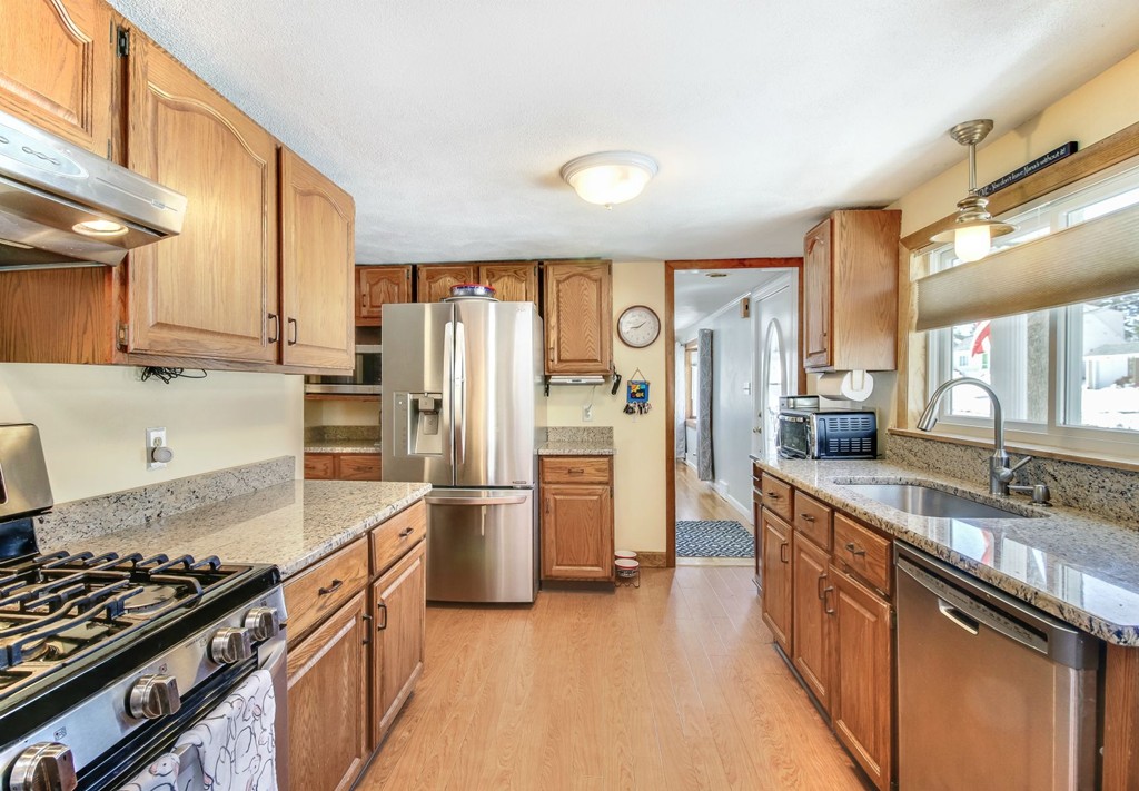 30 Hillcroft Road Waltham, MA 02452 - Photo 10 of 25 Gallery Image 10
