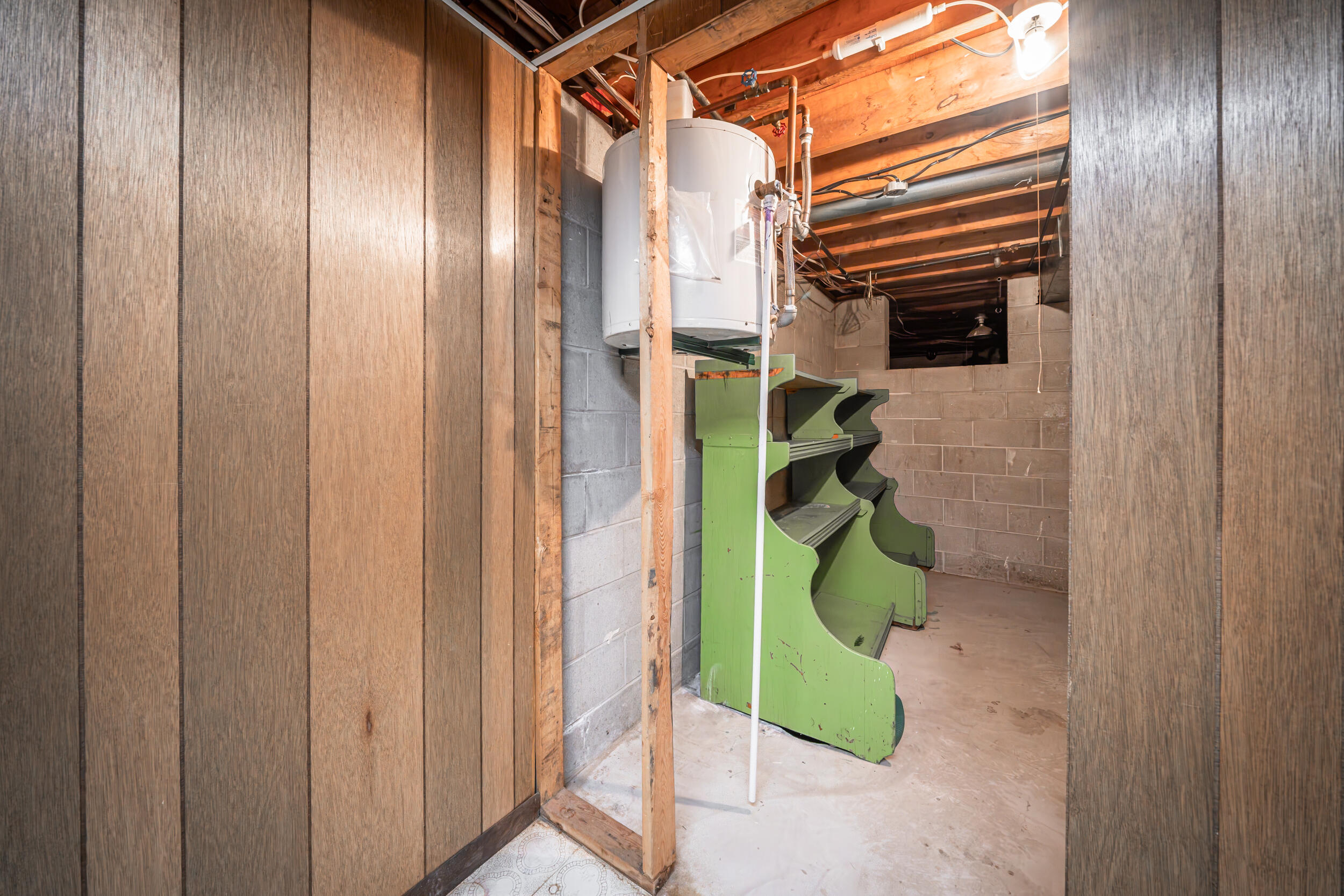 1290 Giles Road Muskegon, MI 49445 - Photo 19 of 28 Storage