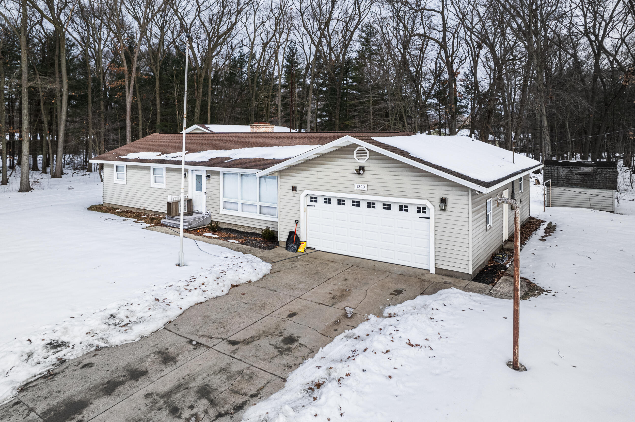 1290 Giles Road Muskegon, MI 49445 - Photo 28 of 28 Front