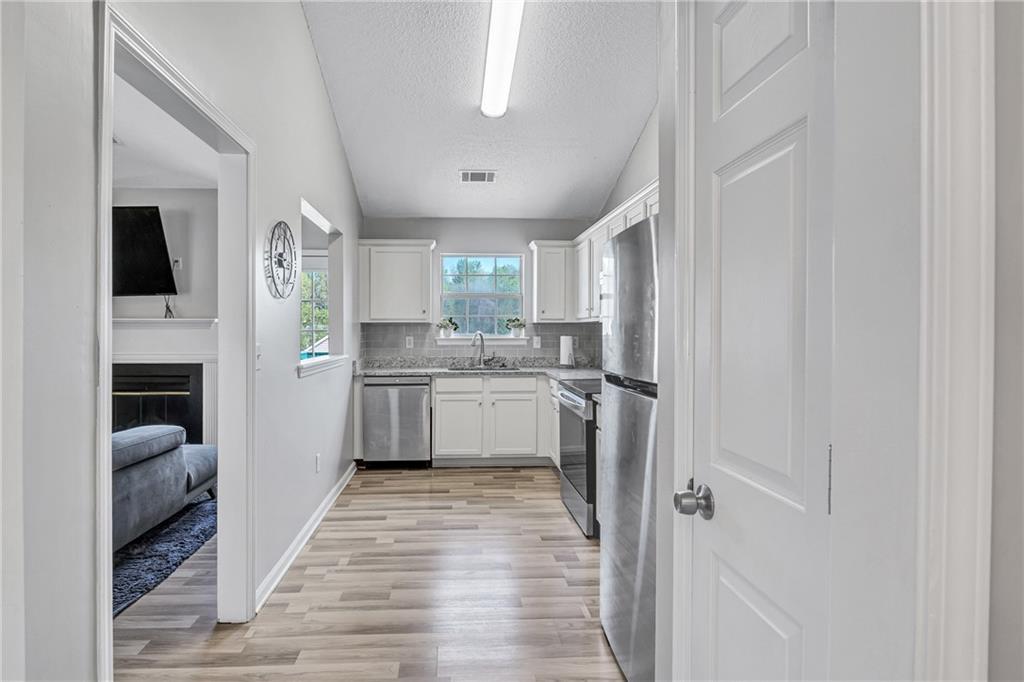 3322 Waggoner Place Rex, GA 30273 - Photo 12 of 40