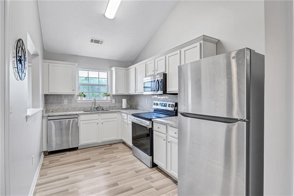 3322 Waggoner Place Rex, GA 30273 - Photo 13 of 40