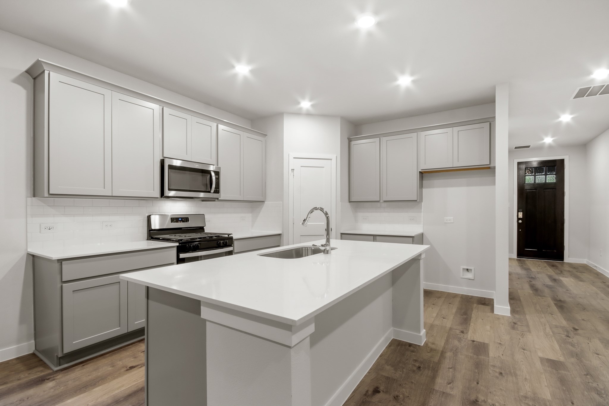 106 Rosa Peace Terrace Conroe, TX 77318 - Photo 4 of 30