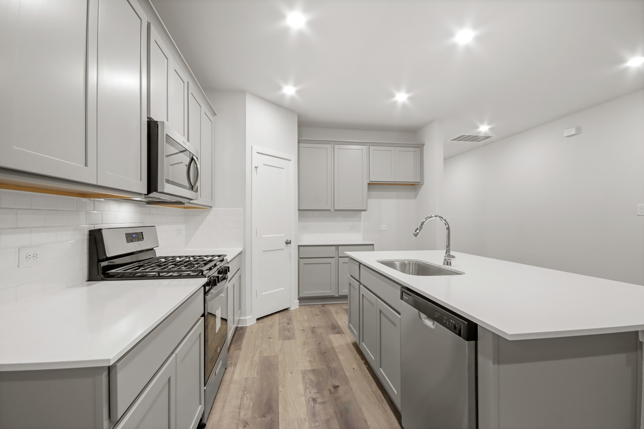 106 Rosa Peace Terrace Conroe, TX 77318 - Photo 5 of 30