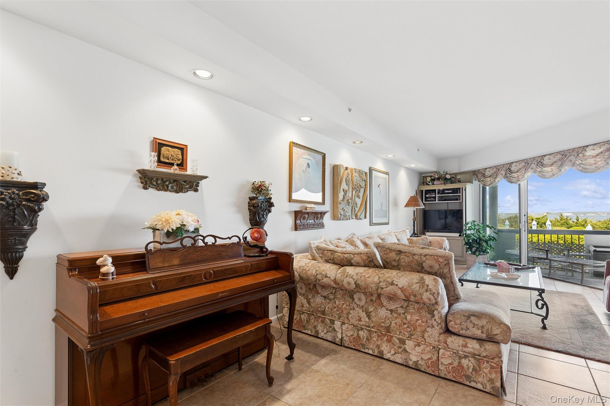 260 Dune Road, Unit 79 Westhampton Beach, NY 11978 - Photo 8 of 18