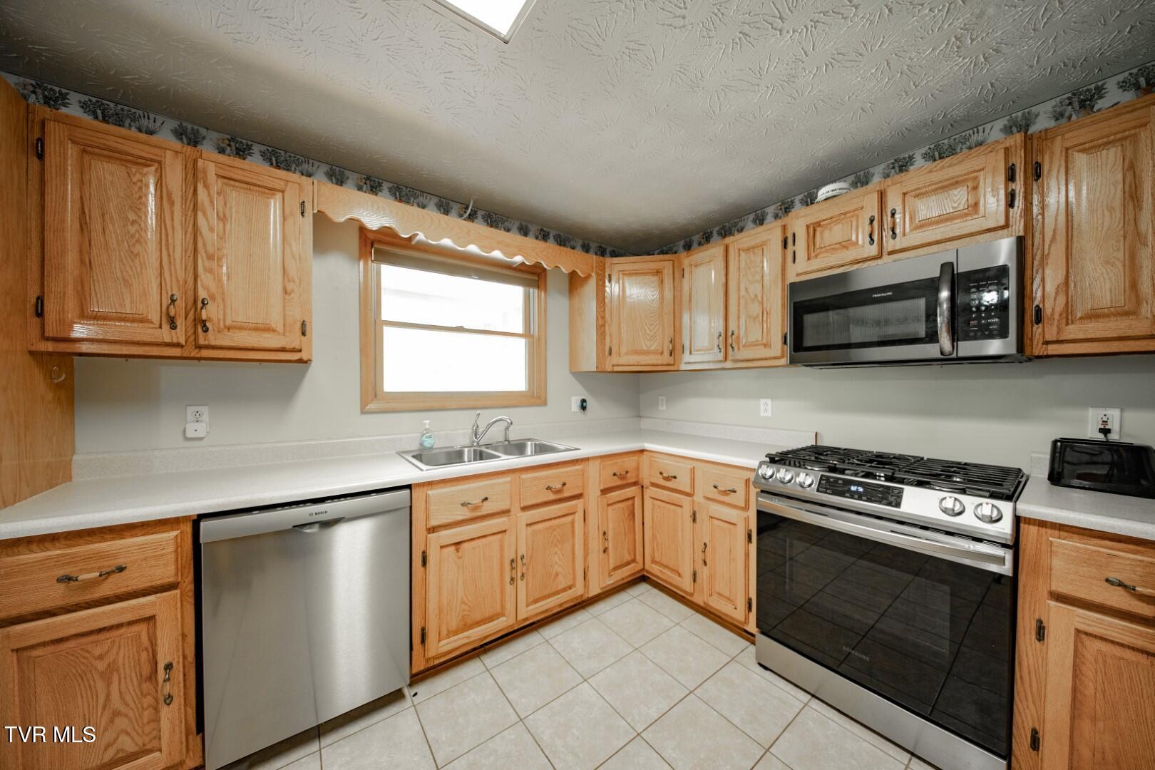 1211 Punkton Road Del Rio, TN 37727 - Photo 16 of 63 12