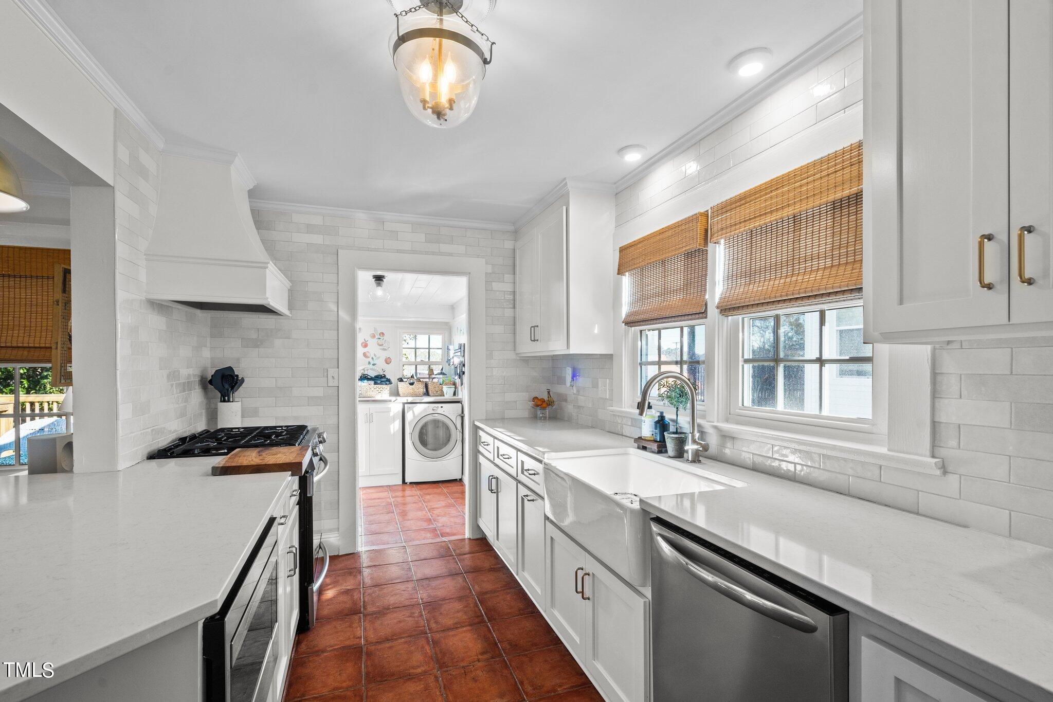 1806 Hilton Street Raleigh, NC 27608 - Photo 11 of 32 32-web-or-mls-_NFP4726