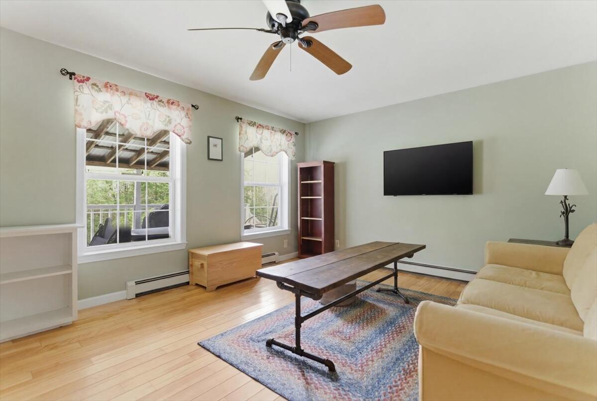 37 Palmer Road Pittston, ME 04345 - Photo 20 of 57 20-DSC05411_declutter_df195852