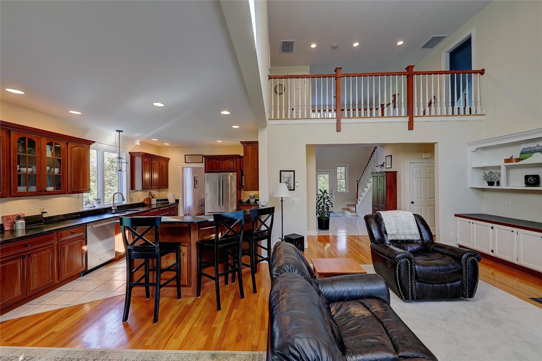 403 Drift Road Westport, MA 02790 - Photo 14 of 40