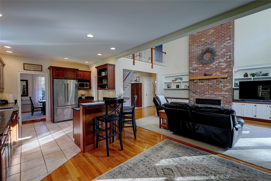 403 Drift Road Westport, MA 02790 - Photo 15 of 40