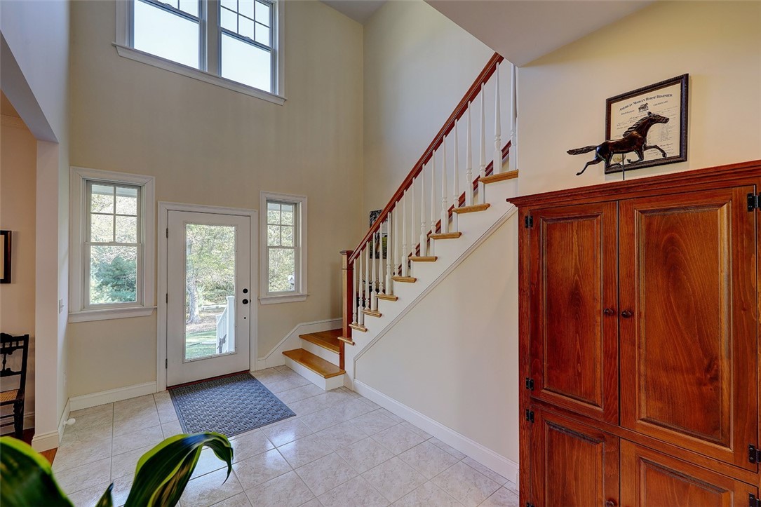 403 Drift Road Westport, MA 02790 - Photo 5 of 40