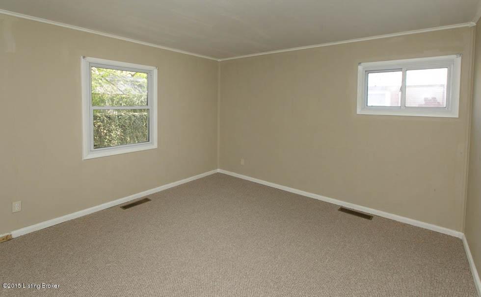 1808 Millgate Road Louisville, KY 40223 - Photo 11 of 29 3J8A7359