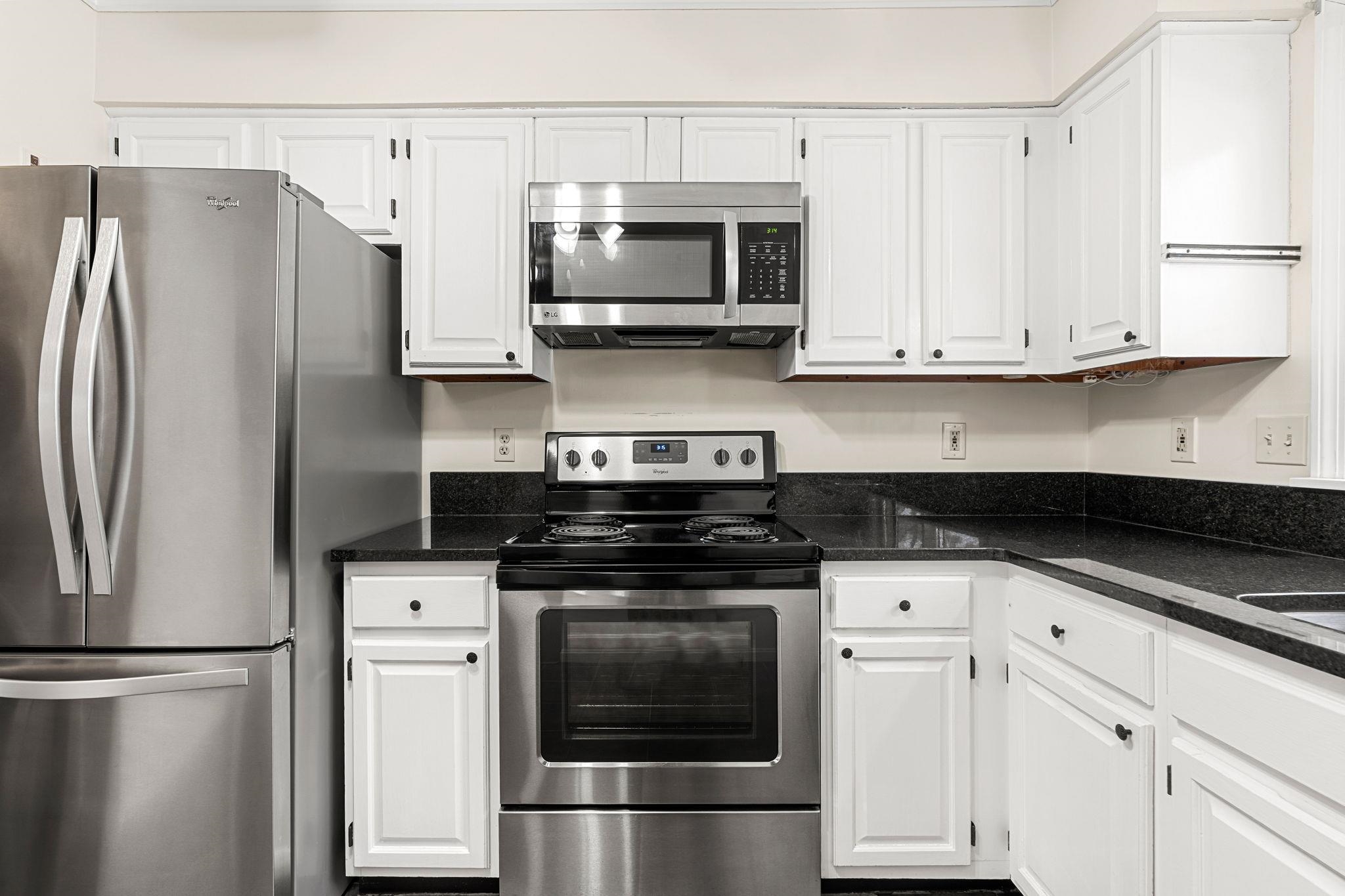 96 Spinnaker Way Portsmouth, NH 03801 - Photo 3 of 32