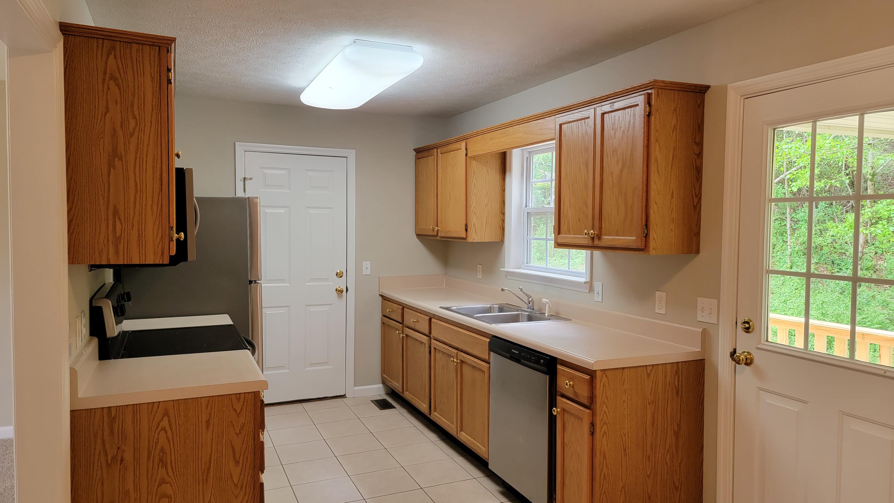 40 Breezewood Road Ringgold, GA 30736 - Photo 6 of 28 20230407_121137