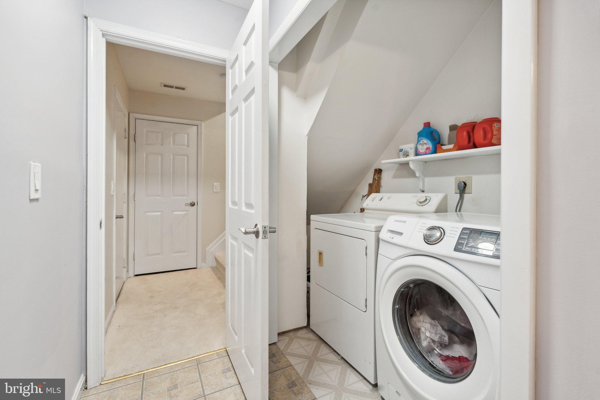 410 McDaniel Drive Purcellville, VA 20132 - Photo 36 of 36 a view of washer and dryer in a utility room