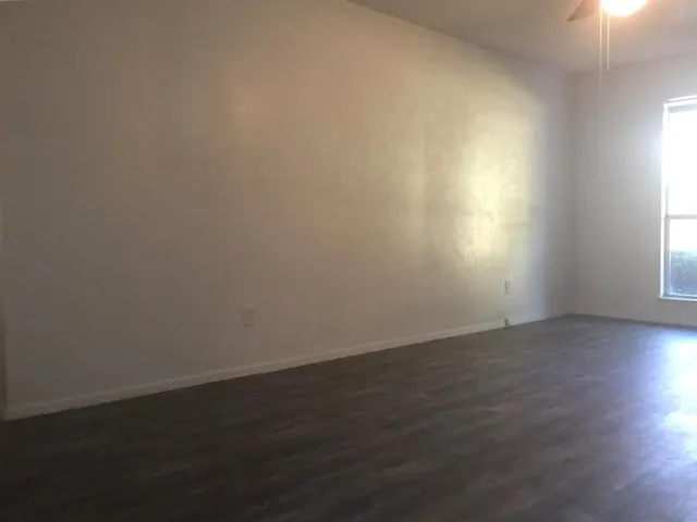 $1,800 | 1302 Mohawk Drive, Arlington, TX 76012