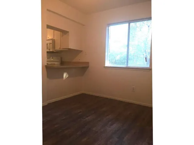 $1,800 | 1302 Mohawk Drive, Arlington, TX 76012