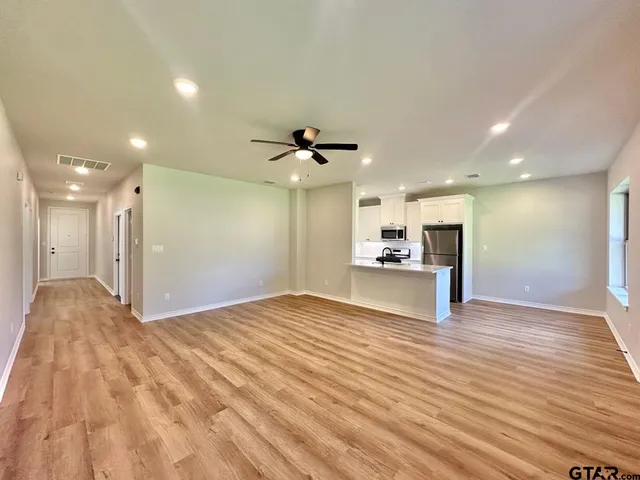 $1,995 | 2404 Henshaw Crk Drive, Unit 101, Tyler, TX 75703