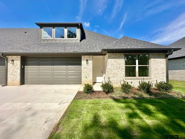 $1,995 | 2404 Henshaw Crk Drive, Unit 101, Tyler, TX 75703