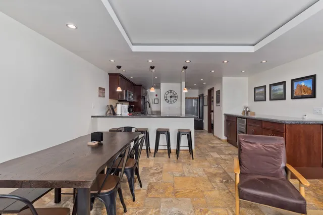 $950,000 | 826 Lakeview Boulevard, Unit 309, Mammoth Lakes, CA 93546