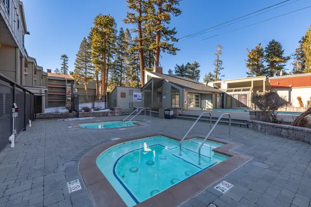 $950,000 | 826 Lakeview Boulevard, Unit 309, Mammoth Lakes, CA 93546