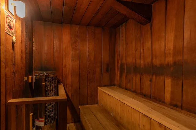 $950,000 | 826 Lakeview Boulevard, Unit 309, Mammoth Lakes, CA 93546