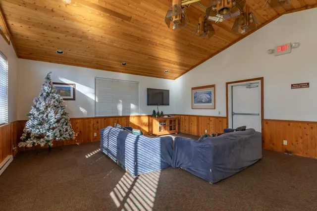 $950,000 | 826 Lakeview Boulevard, Unit 309, Mammoth Lakes, CA 93546