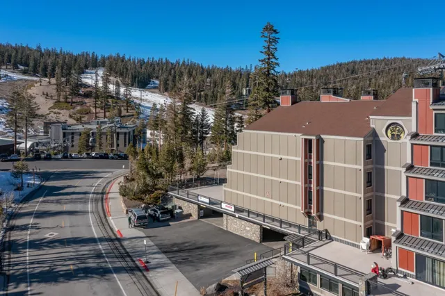 $950,000 | 826 Lakeview Boulevard, Unit 309, Mammoth Lakes, CA 93546