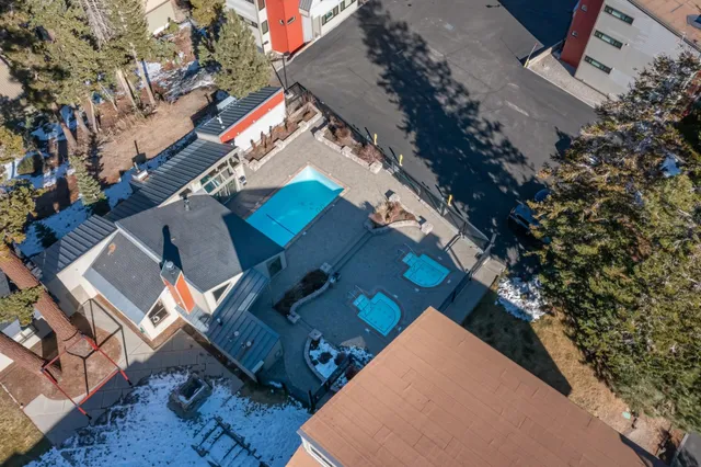 $950,000 | 826 Lakeview Boulevard, Unit 309, Mammoth Lakes, CA 93546