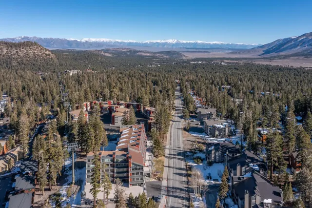 $950,000 | 826 Lakeview Boulevard, Unit 309, Mammoth Lakes, CA 93546