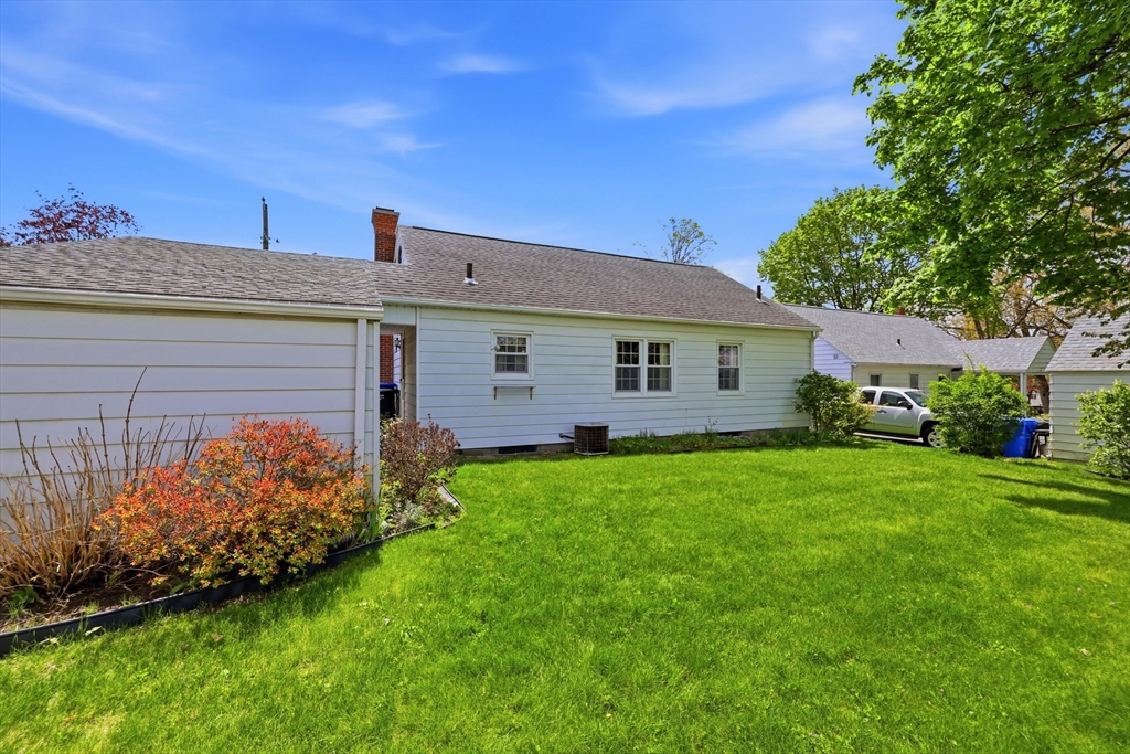 48 Weymouth Street Springfield, MA 01108 - Photo 25 of 29