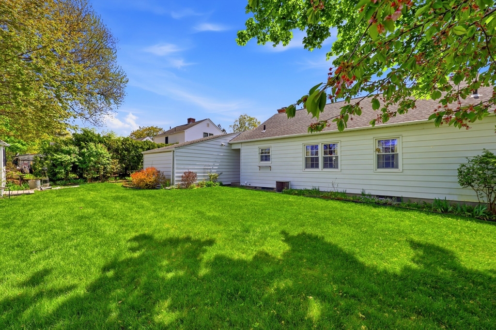 48 Weymouth Street Springfield, MA 01108 - Photo 27 of 29