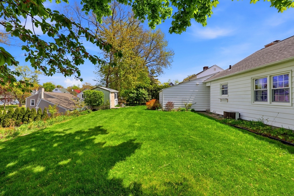 48 Weymouth Street Springfield, MA 01108 - Photo 28 of 29
