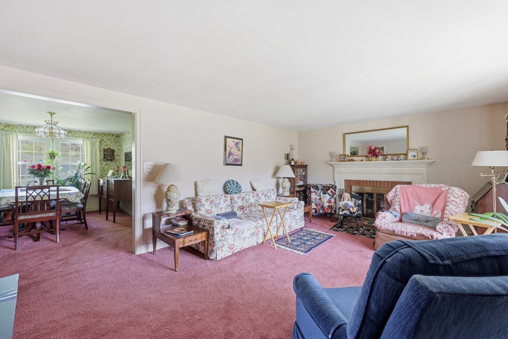 48 Weymouth Street Springfield, MA 01108 - Photo 8 of 29