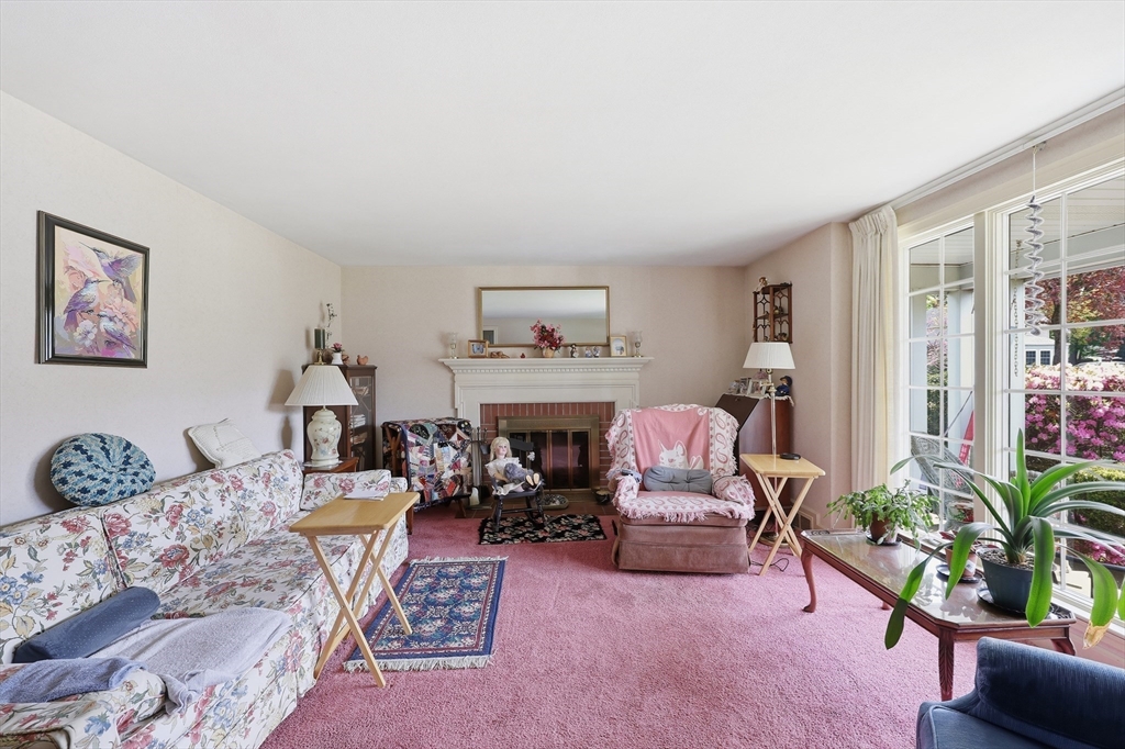 48 Weymouth Street Springfield, MA 01108 - Photo 9 of 29