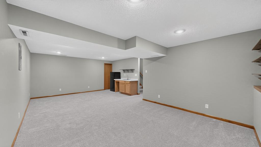 5023 25th Avenue Northwest Rochester, MN 55901 - Photo 26 of 39