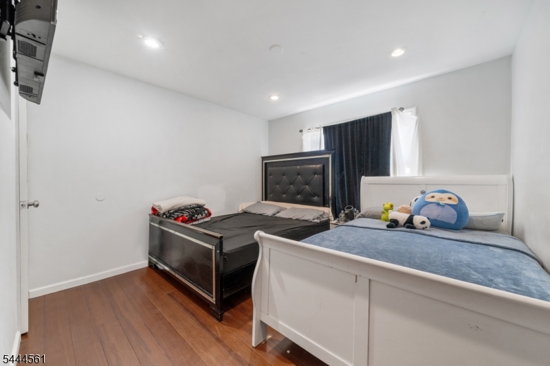 73 Raritan Avenue Paterson, NJ 07503 - Photo 11 of 18