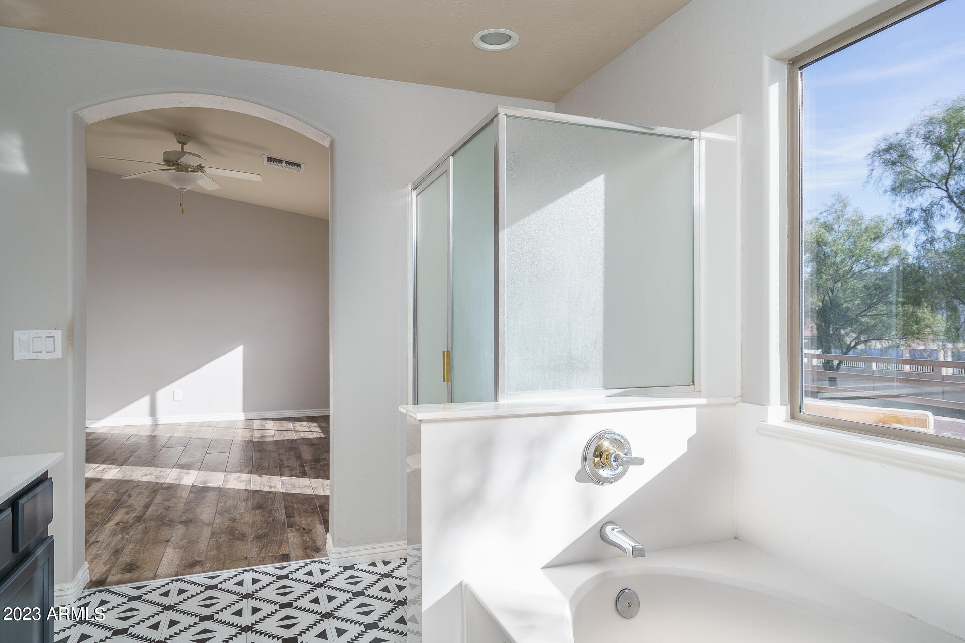 2311 West Darrel Road Phoenix, AZ 85041 - Photo 23 of 37 23) MASTER BATH