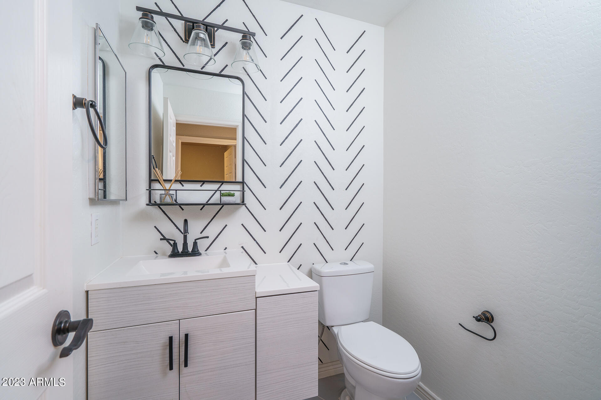 2311 West Darrel Road Phoenix, AZ 85041 - Photo 36 of 37 36) POWDER RM
