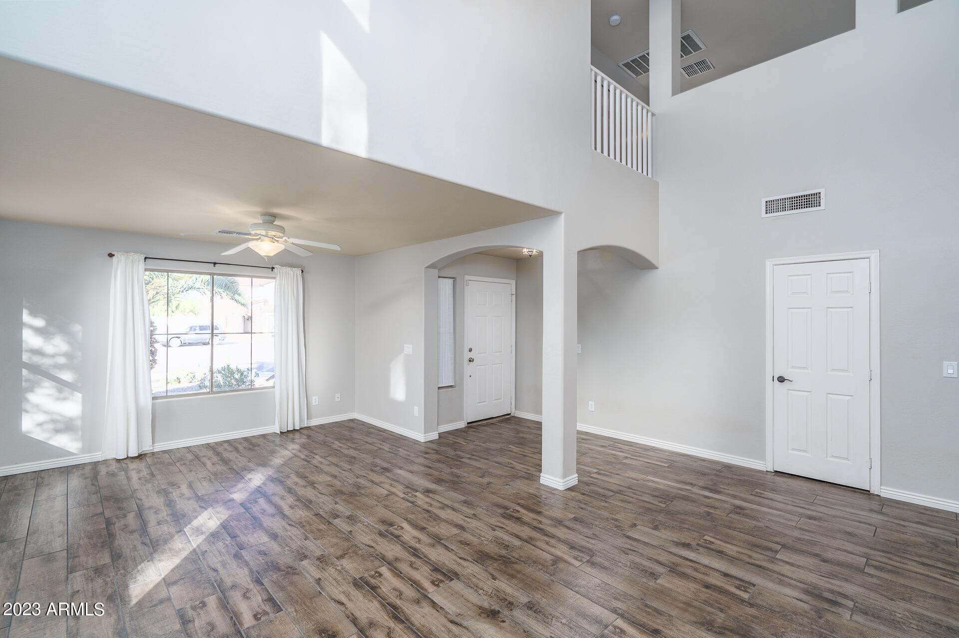 2311 West Darrel Road Phoenix, AZ 85041 - Photo 4 of 37 4) FORMAL LIVING