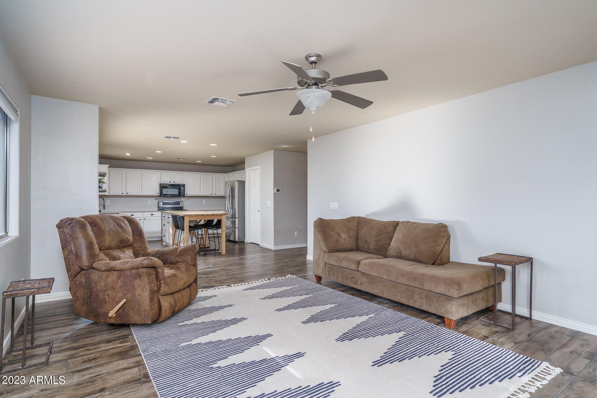 2311 West Darrel Road Phoenix, AZ 85041 - Photo 9 of 37 9) FAMILY ROOM
