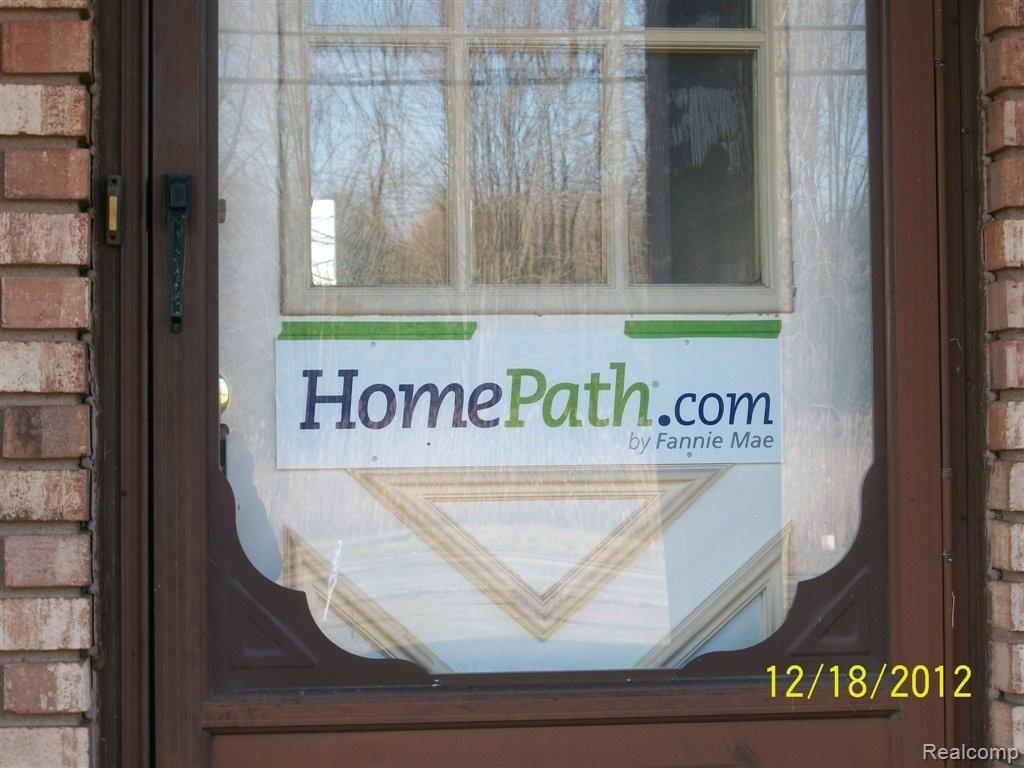 49101 Card Road Macomb, MI 48044 - Photo 2 of 18 HomePath.jpg