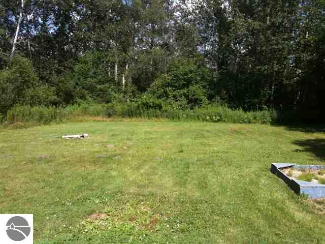 3134 North Three Mile Road Traverse City, MI 49686 - Photo 4 of 9 1706672-3.JPG