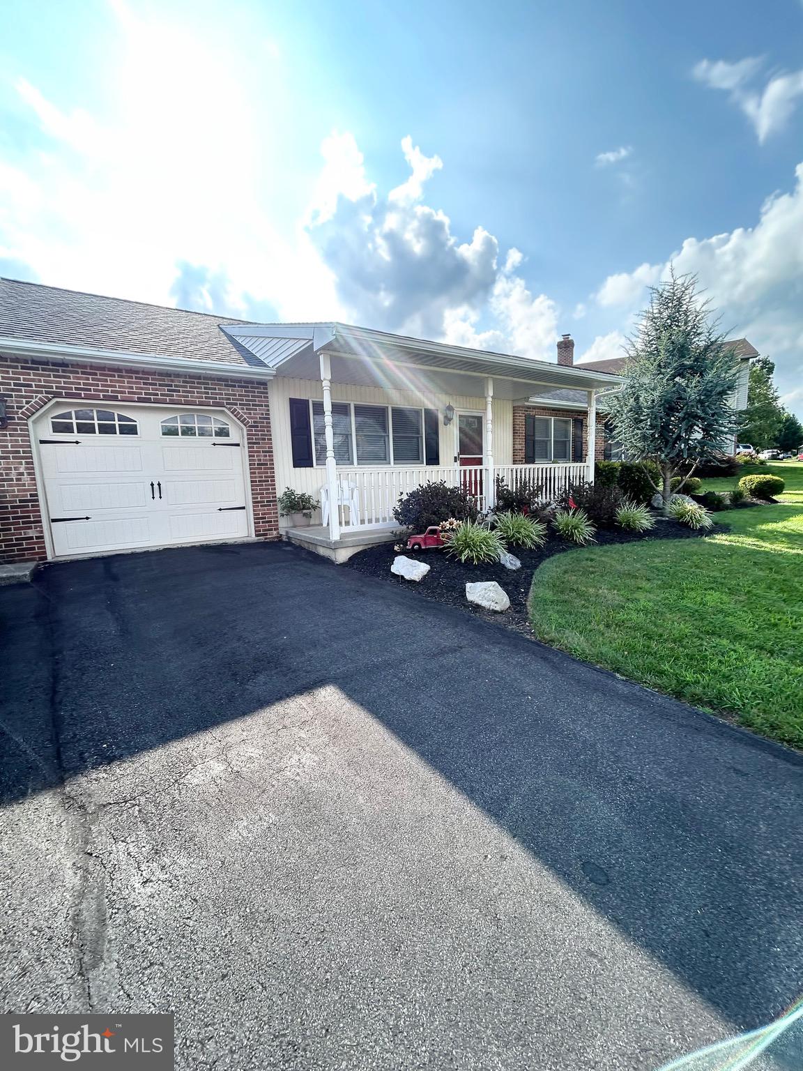 231 Sunrise Road Reading, PA 19606 - Photo 3 of 23 Gallery Image 3