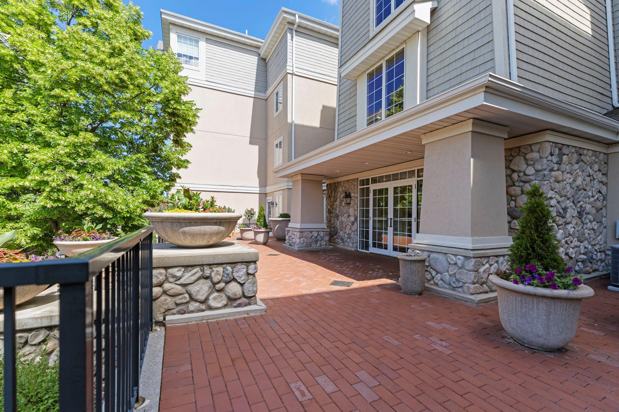 11460 Fairfield Road West, Unit 103 Minnetonka, MN 55305 - Photo 5 of 72
