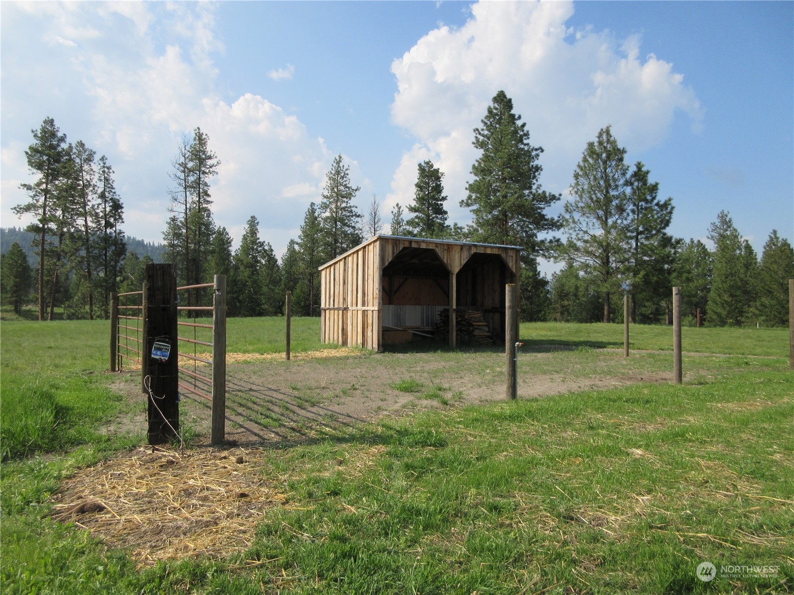 156 West Curlew Lake Road Republic, WA 99166 - Photo 27 of 36 a view of a back yard of the house