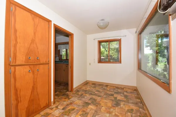 $1,700 | 716 West Rock Place, Unit B, Glendale, WI 53209